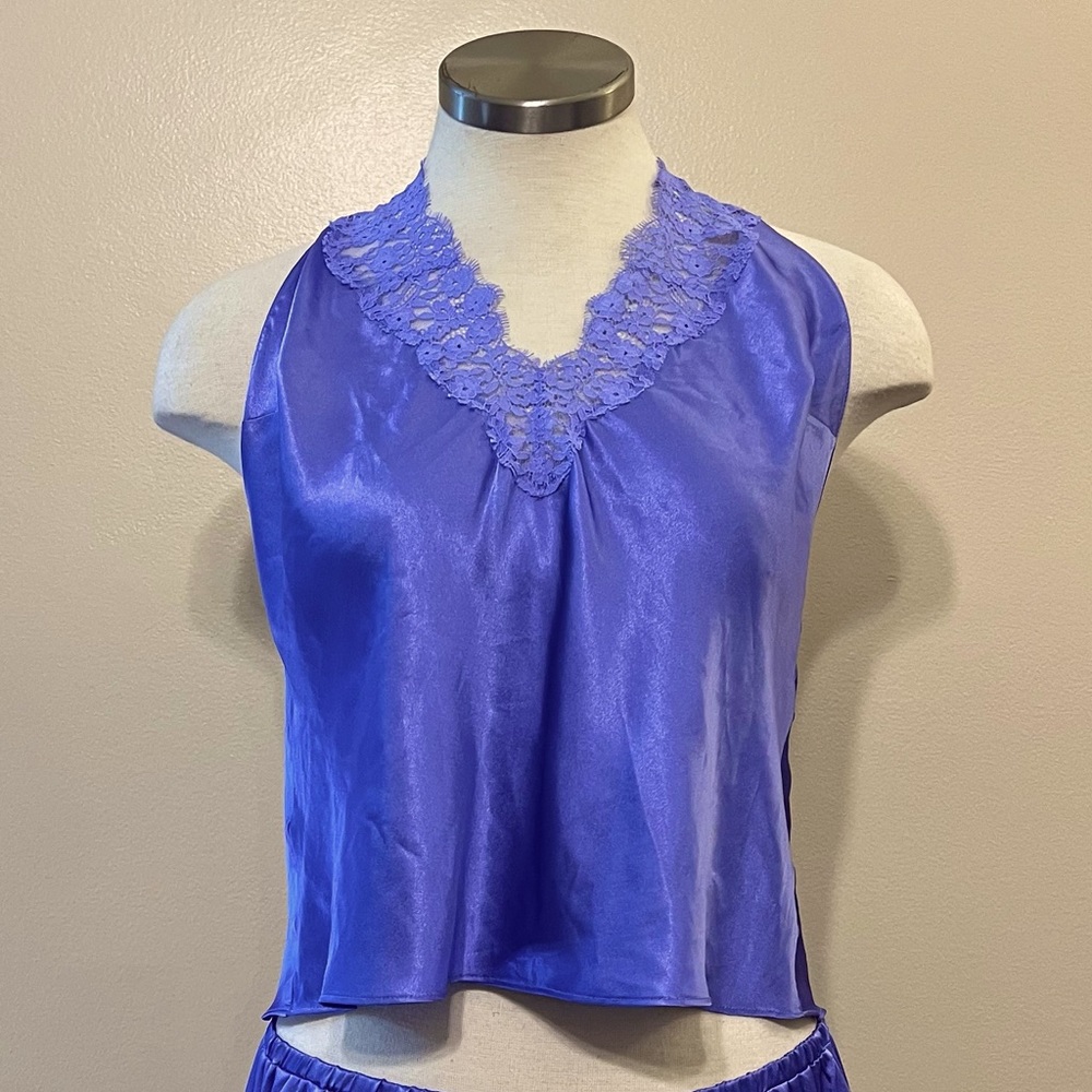 Victoria Secret 2 piece sleepwear set.  Sz. Lg. in Periwinkle.